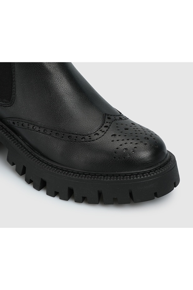 Siyah Kadın Bot - 5