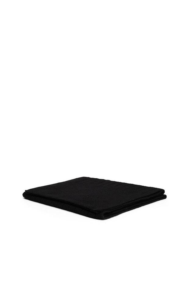 TH FLAG FLUFFY SCARF - 2