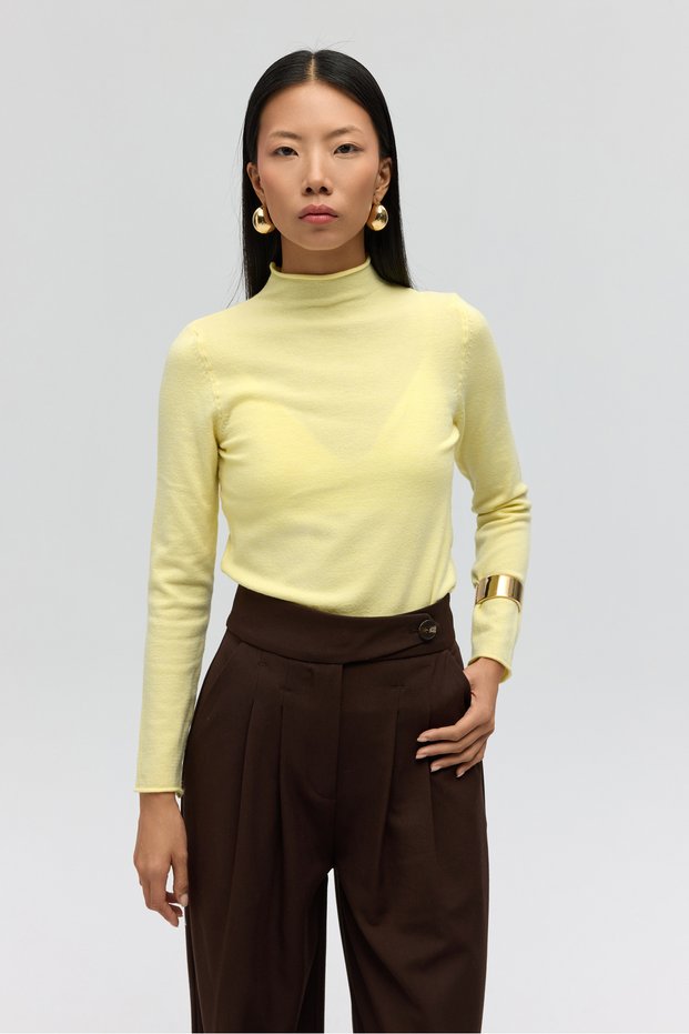 Serina Turtleneck Yellow Slim Knitwear