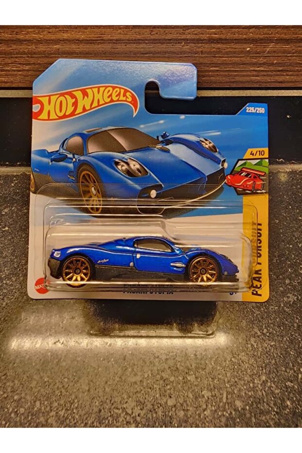 1/64 PAGANİ UTOPİA - 1