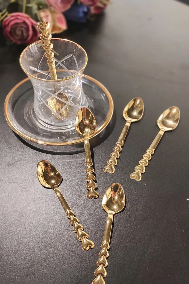 6 Pieces of Gold Teaspoon - Row of Hearts
