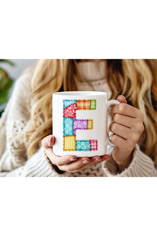 كوب بتصميم حرف E مع رقع ملونة - كوب بنمط بوهيمي مرقع - هدية عرقية - 1
