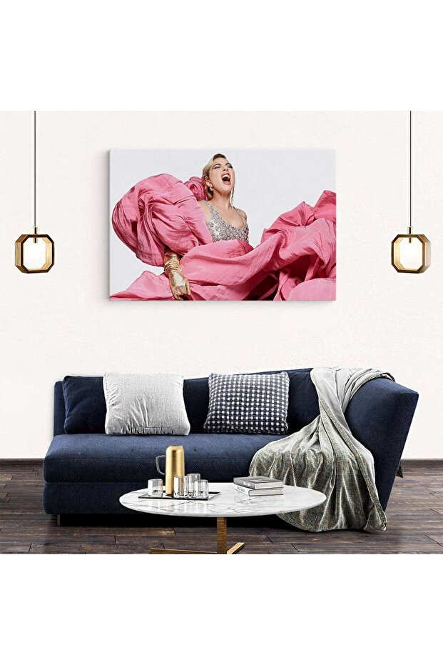 Lady Gaga singer, code 2371 - 3