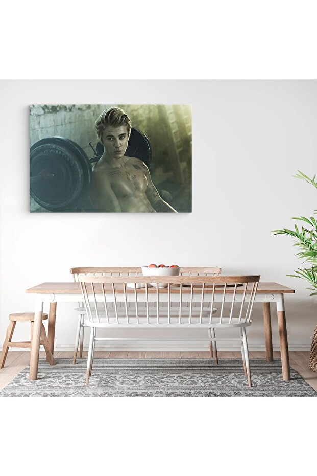 Justin Bieber singer, code 2340 - 7