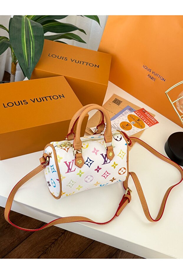 شنطة كتف مع الملحقات - 1