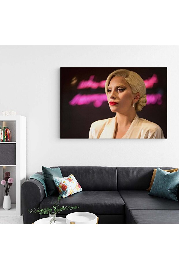 Lady Gaga singer, code 2277 - 4