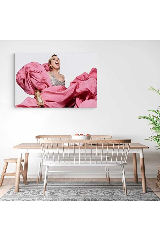 Lady Gaga singer, code 2371 - 7