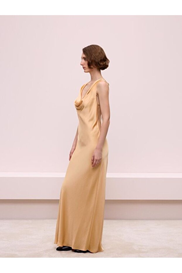 Dekolteli Bej Elbise - 2