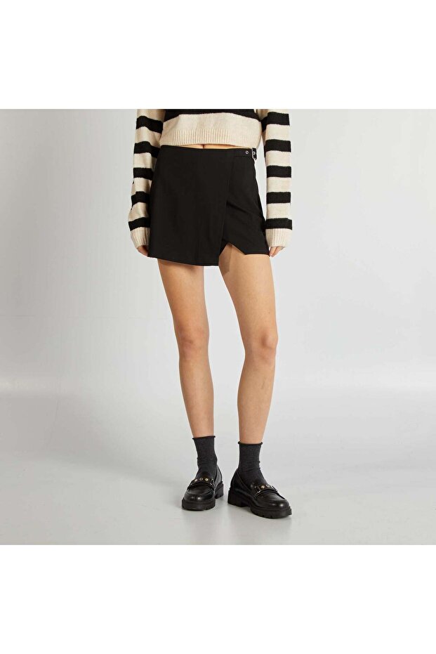 تنورة قصيرة سوداء - 3