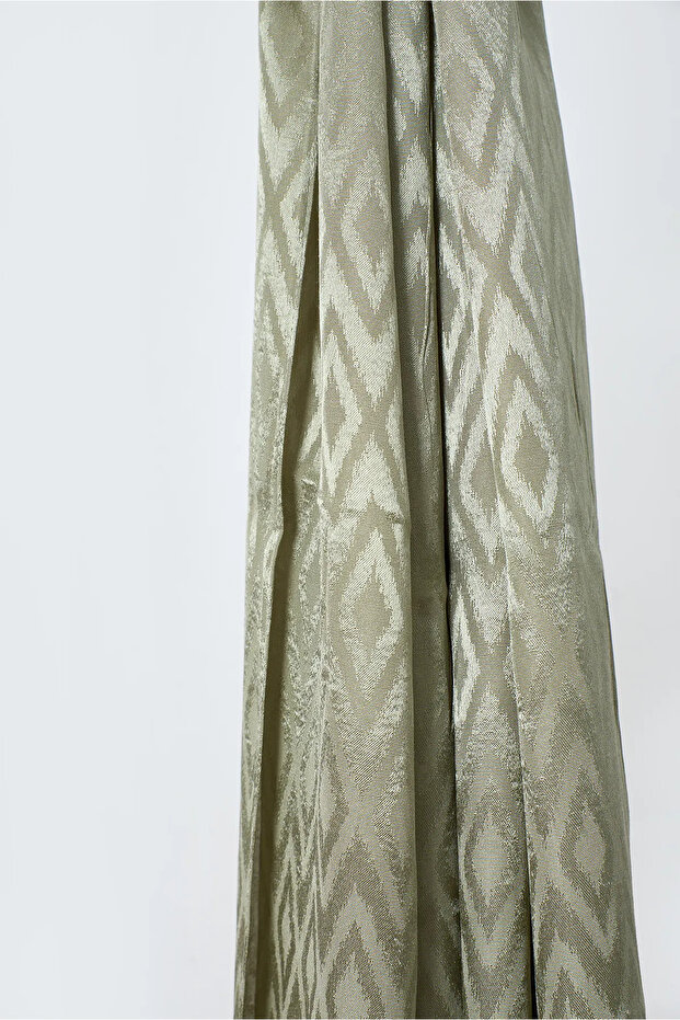 Tile Pattern Shiny Jacquard Shawl - 7