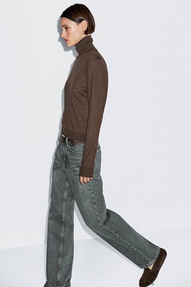 Yün karışımlı dik yaka triko kazak - 3