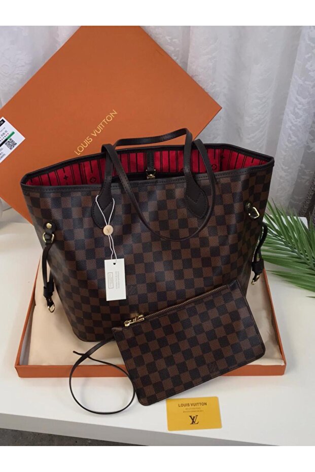 Shoulder bag with accessories - 1