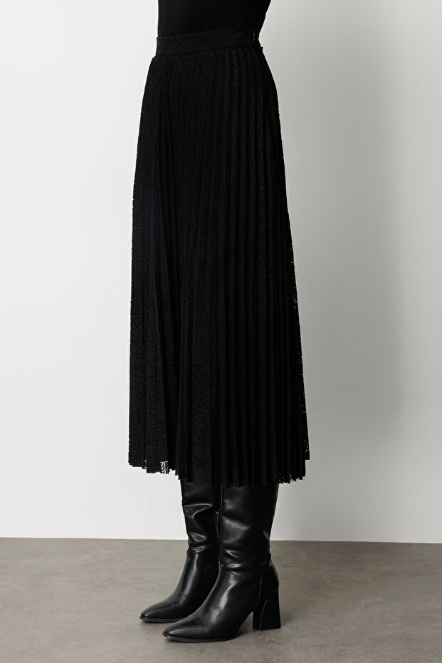 Dantelli Piliseli Etek - 4