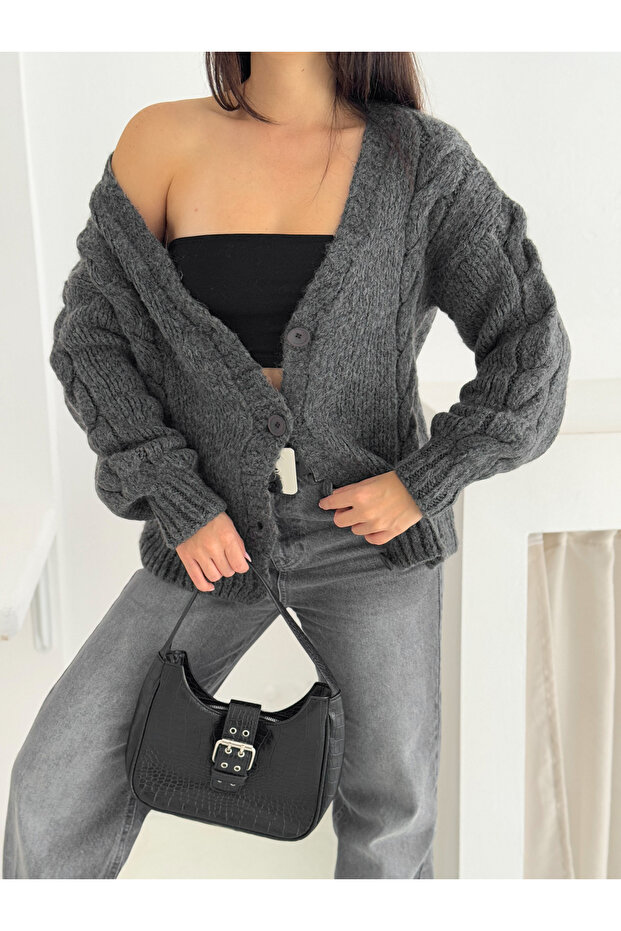 كارديجان ناعم للغاية بأربعة أزرار وياقة على شكل حرف V - 5