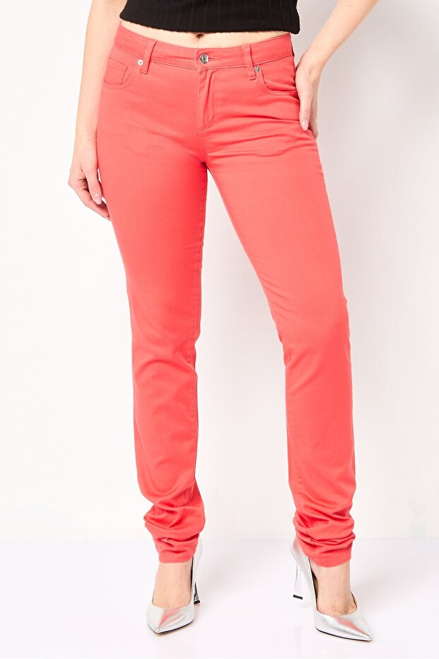 Women Slim Fit Solid Chino Pants, Red