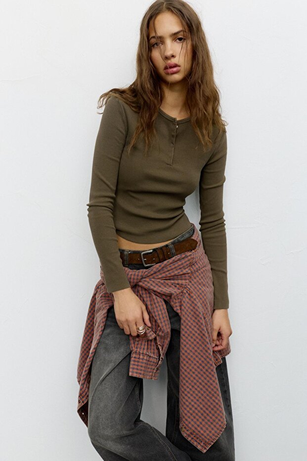 Düğmeli yaka tişört - 1