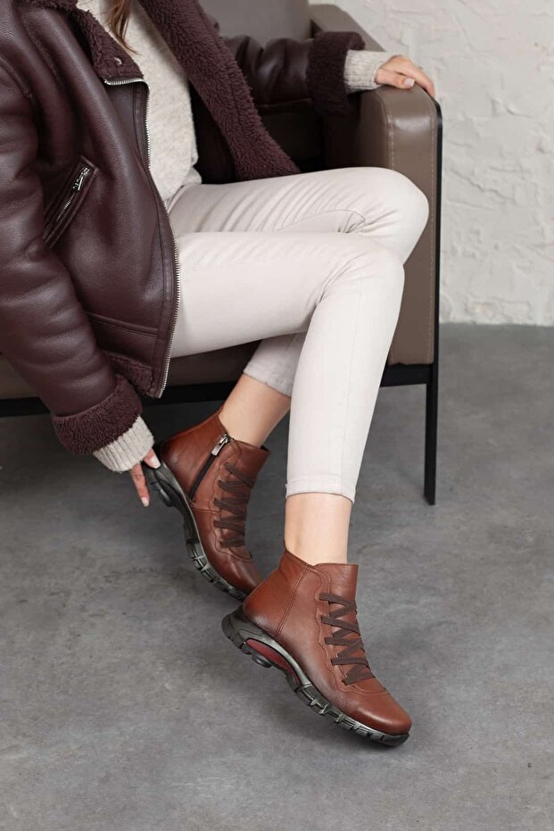 Kadın Hakiki Deri Elastik Bağcıklı ve Fermuarlı Taba Bot - 1