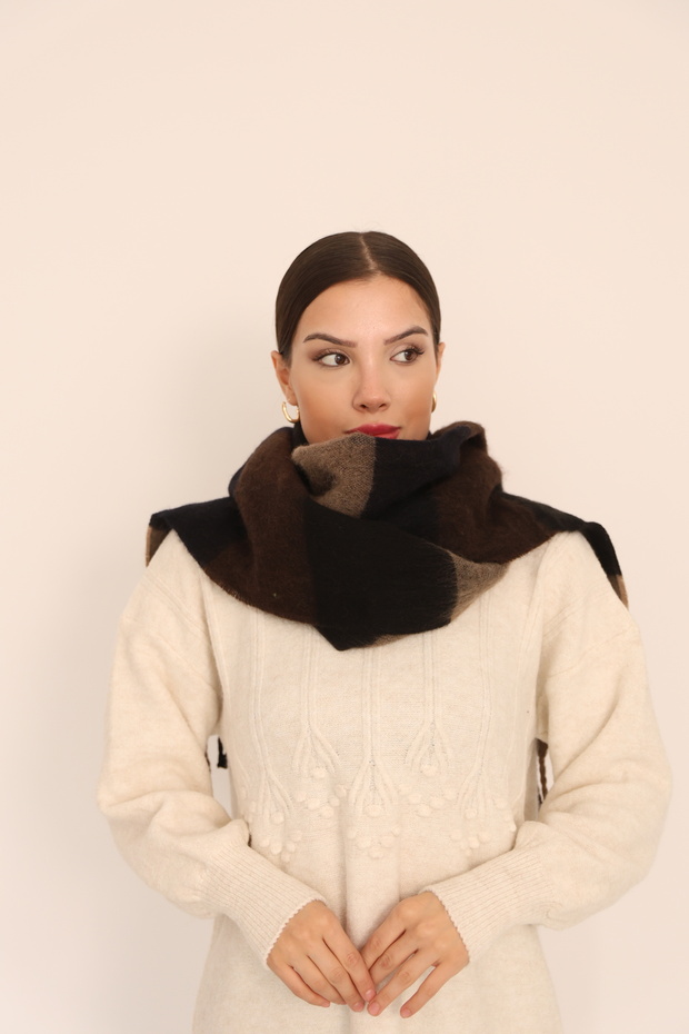 Women's Soft Textured Knitted Scarf - Tasseled Shoulder Shawl 190X50 cm