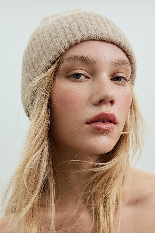 Plakalı Fitilli Bere - 2