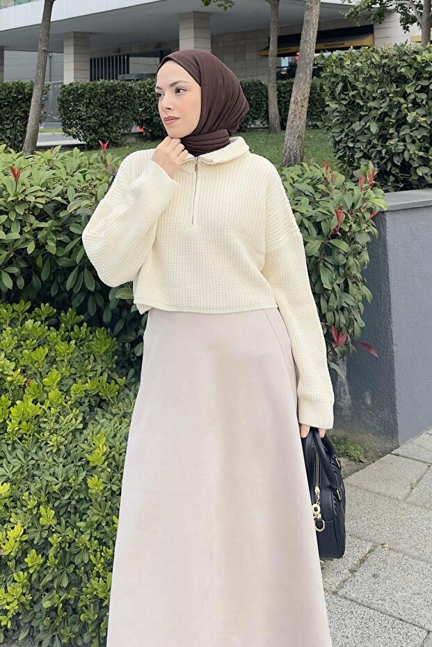 Collar Zippered Crop Knitwear Sweater Ecru