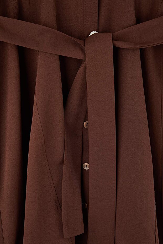 Hnedé mini košeľové šaty s tkaným opaskom veľkej veľkosti TBBAW26AH00046 - 8