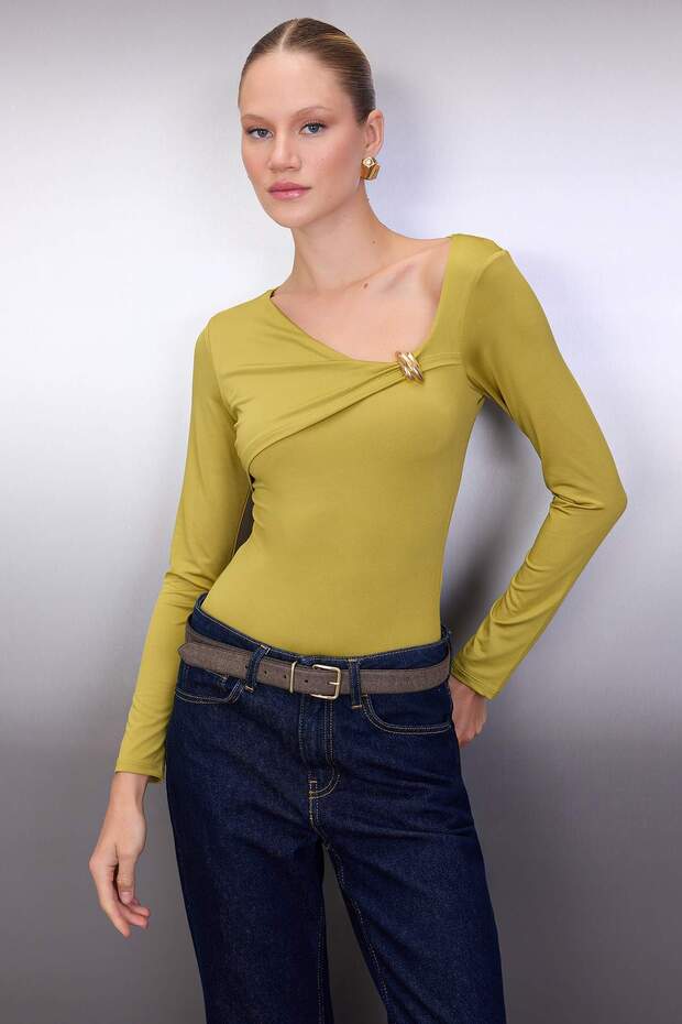 Yağ Yeşil Fitted/Vücuda Oturan Aksesuar Detaylı Çıtçıtlı Esnek Örme Body TWOAW26BD00004 - 1