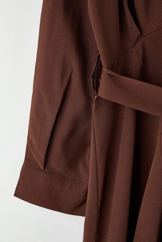 Hnedé mini košeľové šaty s tkaným opaskom veľkej veľkosti TBBAW26AH00046 - 7