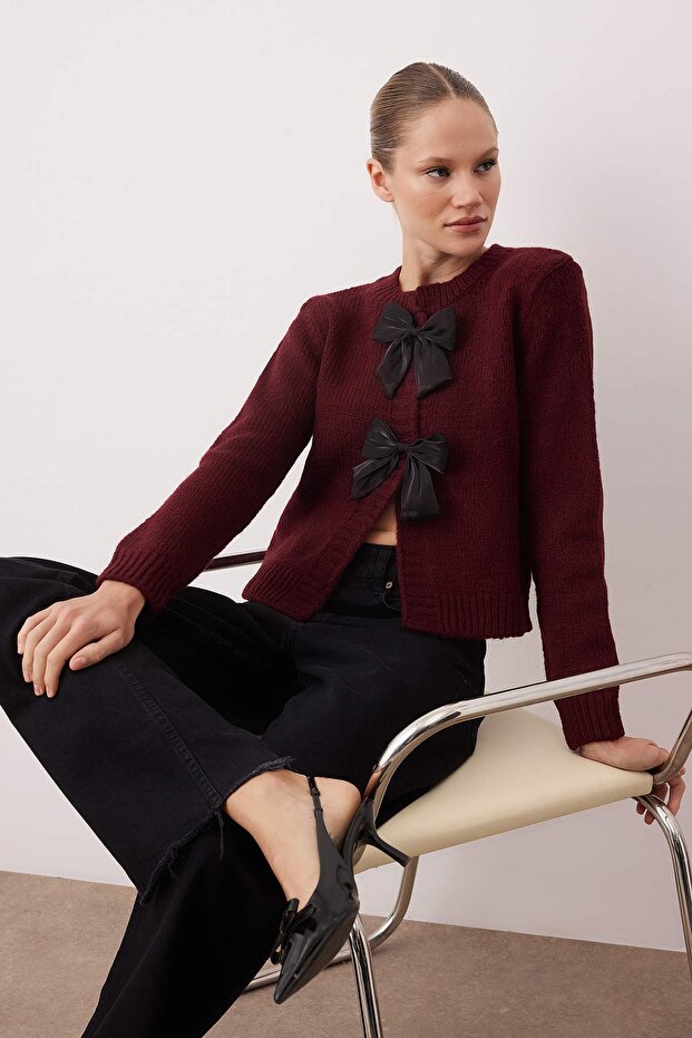 Bordo Bisiklet Yaka Kurdele Detaylı Triko Hırka TWOAW26HI00236 Triko Hırka TWOAW26HI00236 - 1