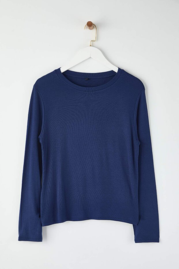 Lacivert Premium Yumuşak Kumaşlı Viskon Bisiklet Yaka Crop Esnek Örme Bluz TBBAW25AF00027 - 5
