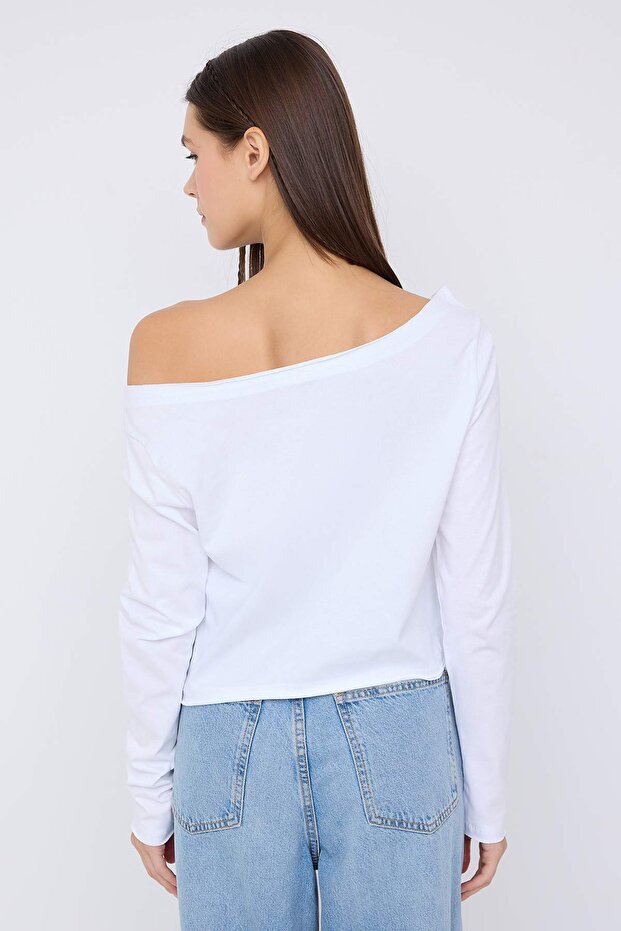 Siyah-Beyaz %100 Pamuk Asimetrik Kayık Yaka Relaxed/Rahat Kesim Örme T-Shirt TWOAW26TS00016 - 7