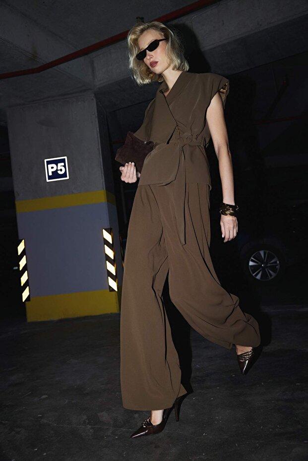 EXCLUSIVE Açık Haki Çift Pilili Dökümlü Kumaş Extra Wide Leg Geniş Paça Pantolon TWOAW26PL00122 - 1