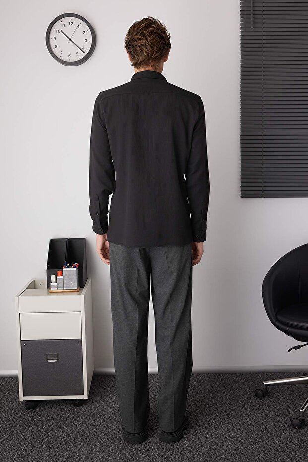 Siyah Slim Fit Dokulu Erkek Gömlek TMNAW26GO00002 - 5
