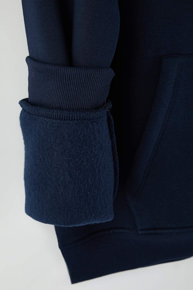 Lacivert Oversize/Geniş Kesim İçi Polarlı Kapüşonlu Yazı Nakışlı Sweatshirt TMNAW24SW00029 - 7