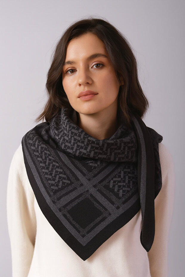Desenli Üçgen Triko Şal - 3
