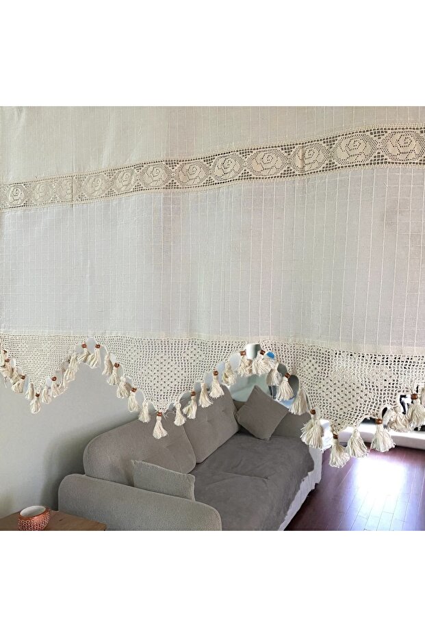 The Basement Is Shaped Like a Monika Curtain with Hand-Made Lace.