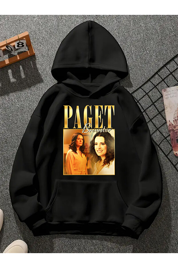 سويت شيرت أسود بقلنسوة مطبوعة من paget v1