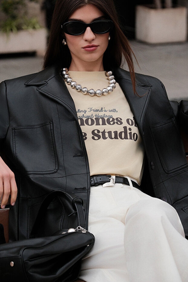 سترة جلدية سوداء الرجعية - 3