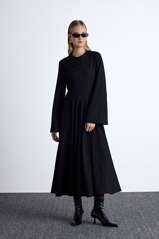 Rochie neagră lungă cu volan - 1