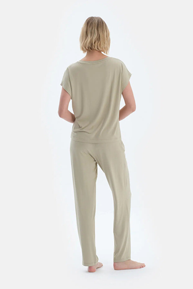 Ada Çayı V Yaka Pileli Tişört Pantolon Pijama Takımı - 2