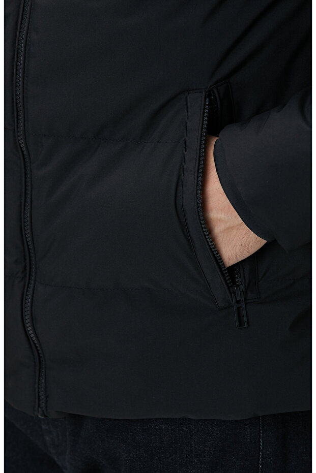 Siyah Kapüşonlu Puffer Mont - 7