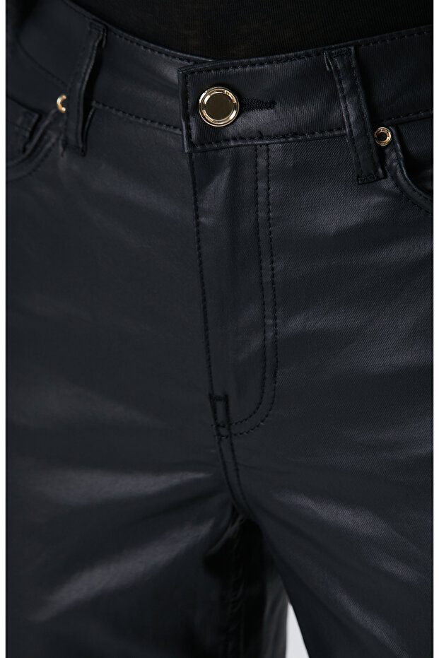 Siyah Kaplamalı Pantolon - 5