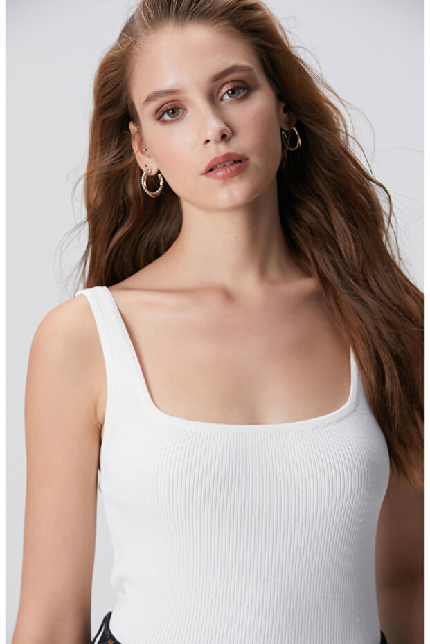 Kırık Beyaz Triko Atlet - 2