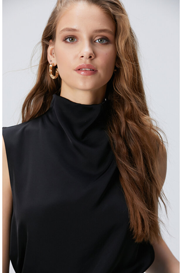 Siyah Degaje Yaka Bluz - 2