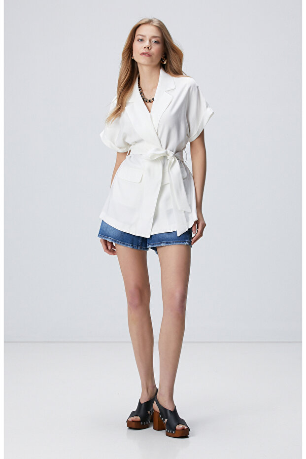 Beyaz Beli Kuşaklı Ceket - 4