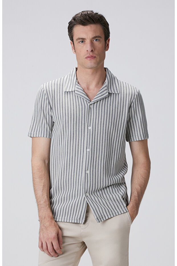 Gri Beyaz Gömlek - 1