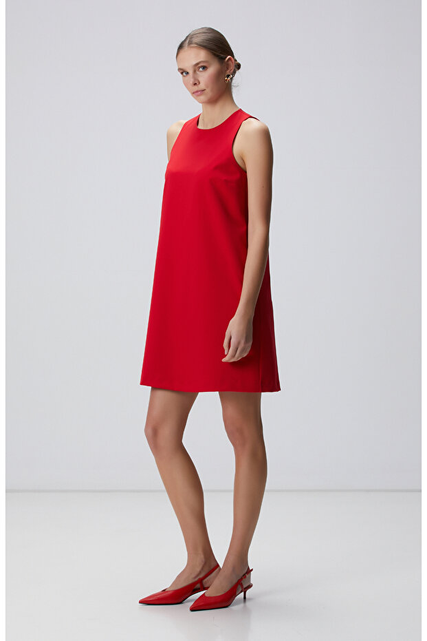 Kırmızı Elbise - 4