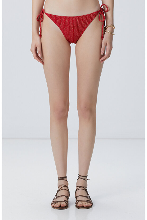 Kırmızı Bikini Altı - 3