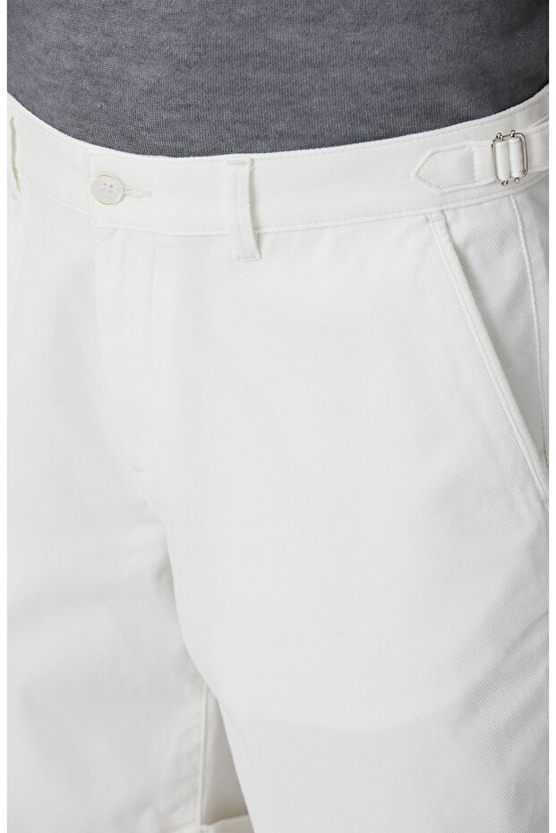 Kırık Beyaz Diyagonal Şort - 4