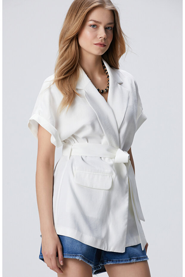 Beyaz Beli Kuşaklı Ceket - 3