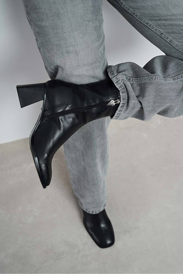 Sablex fekete matt cipzáras részlet, lapos orrú női sarkú sztreccs csizma - 7